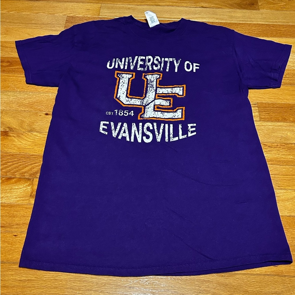 medium university of evansville t shirt